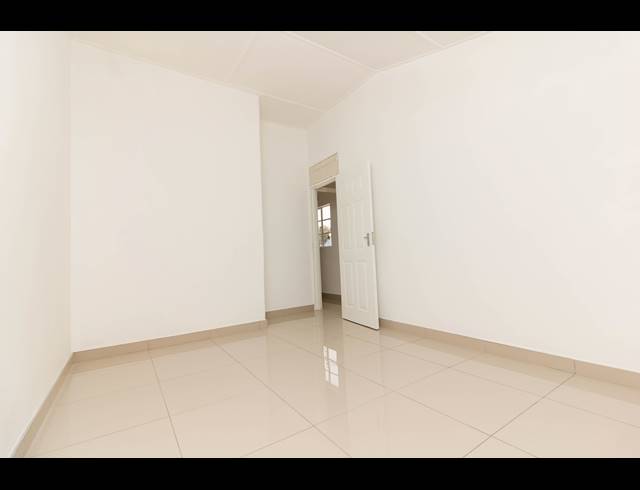 2 BEDROOM HOUSE RENTED IN MONTFORD